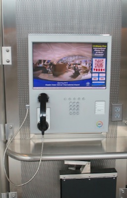 デンバー空港　無料電話